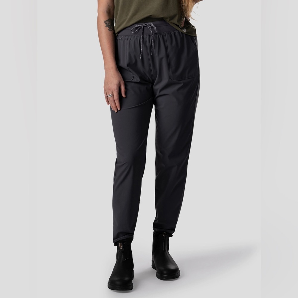 Duck Camp Women’s Airflow Windshell Jogger